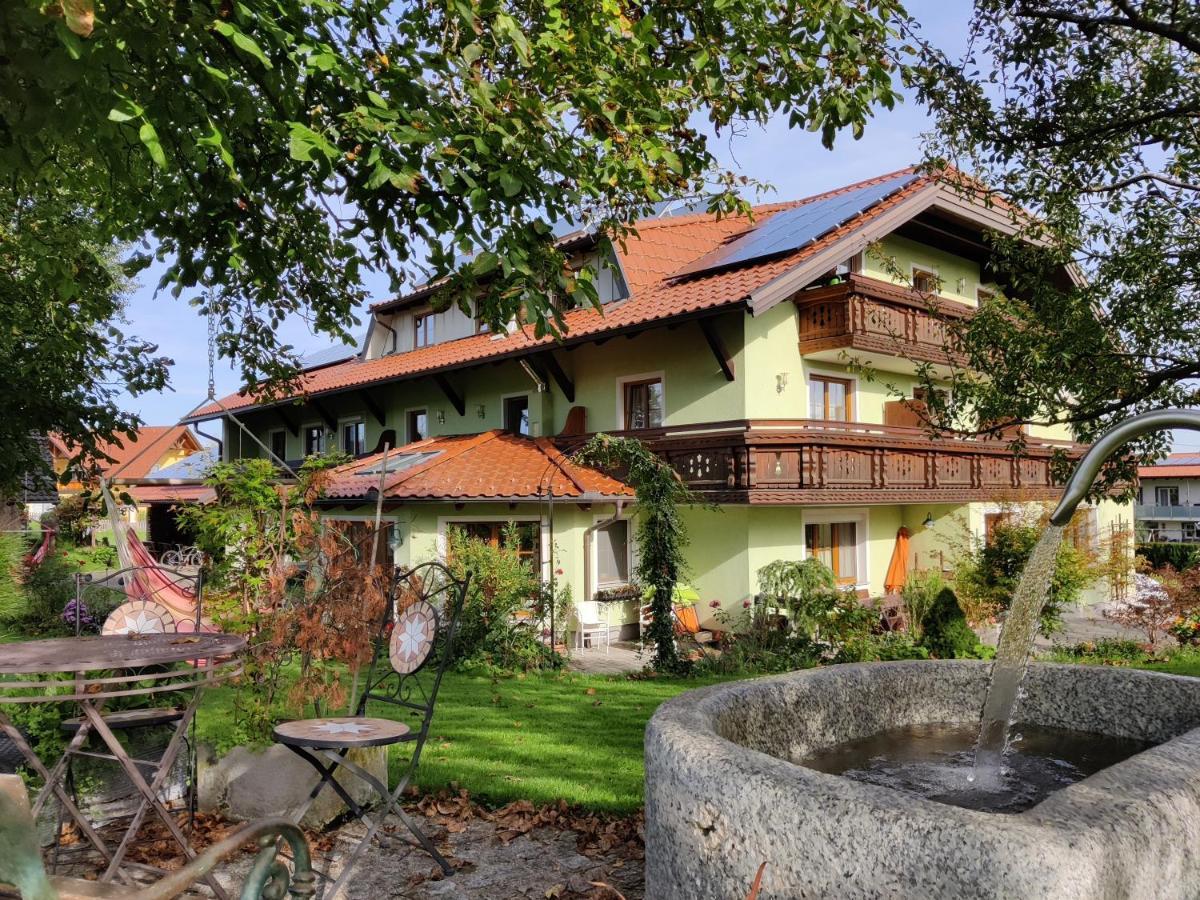 Pension Holzapfel Sankt Georgen im Attergau Exteriör bild
