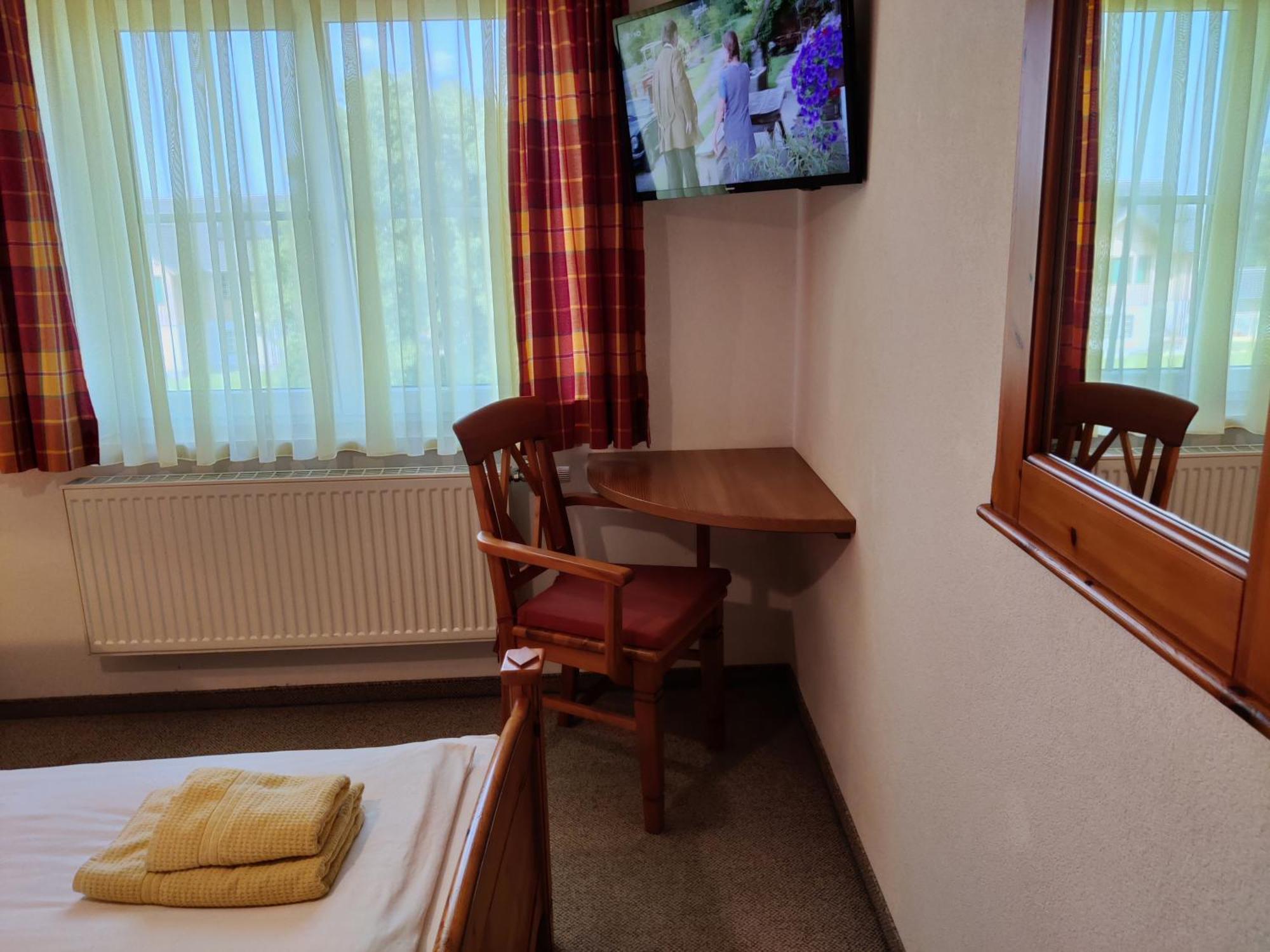 Pension Holzapfel Sankt Georgen im Attergau Exteriör bild